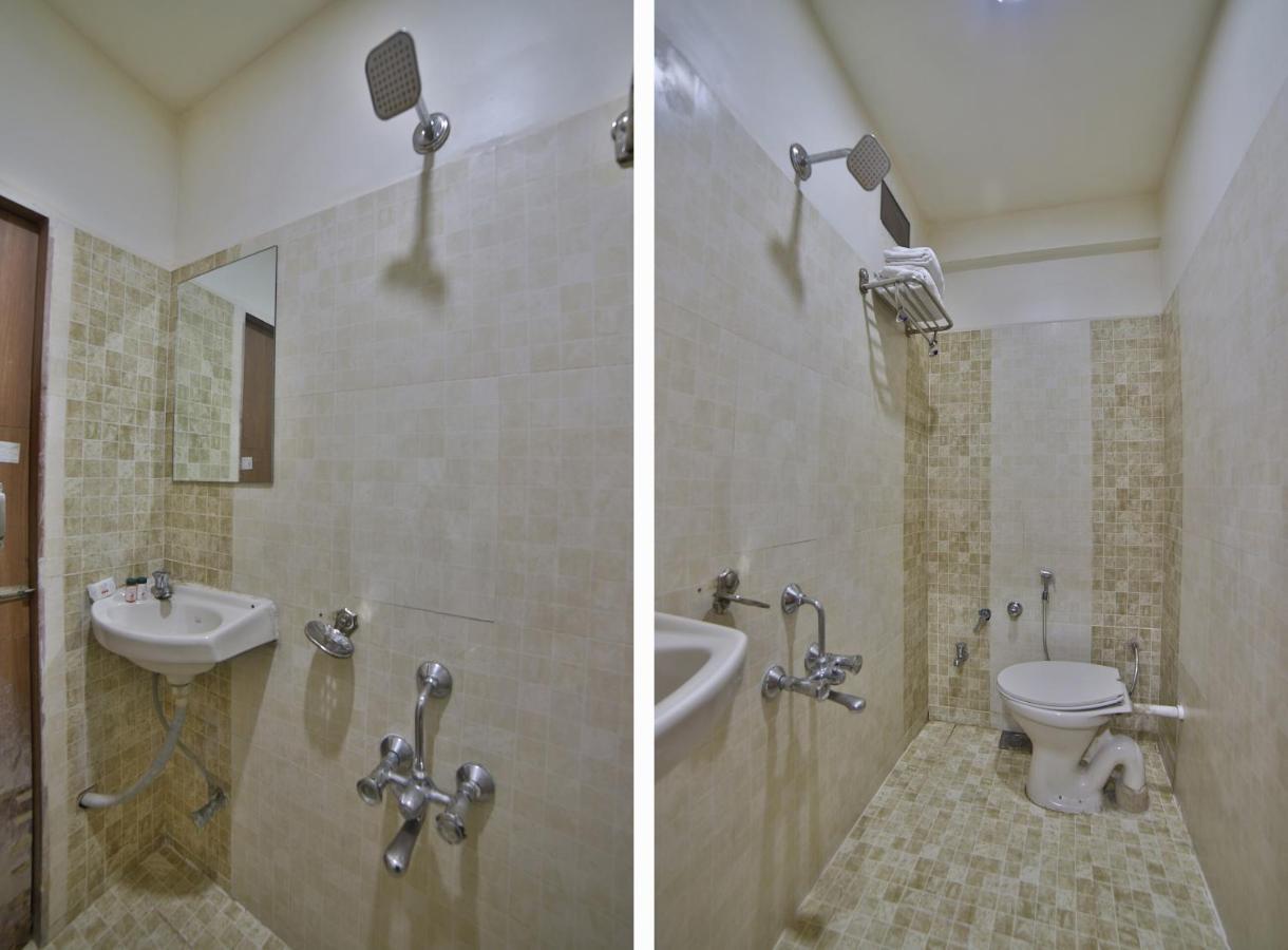 Oyo 41929 Hotel Loyal Residency Jamnagar Bagian luar foto